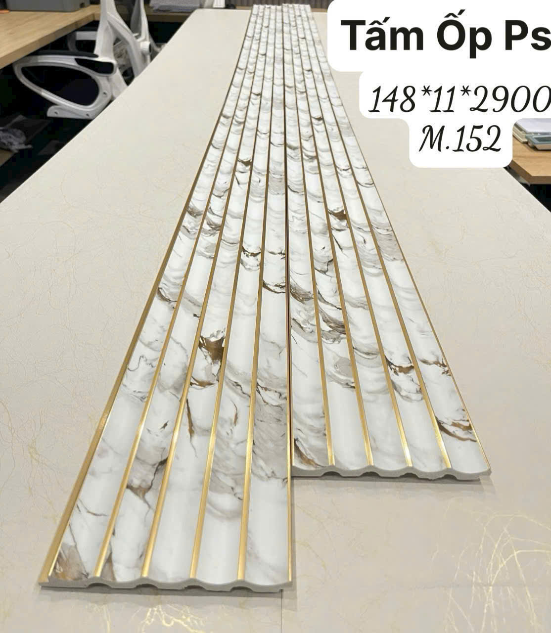 Tấm ốp bán nguyệt chỉ vàng M152
